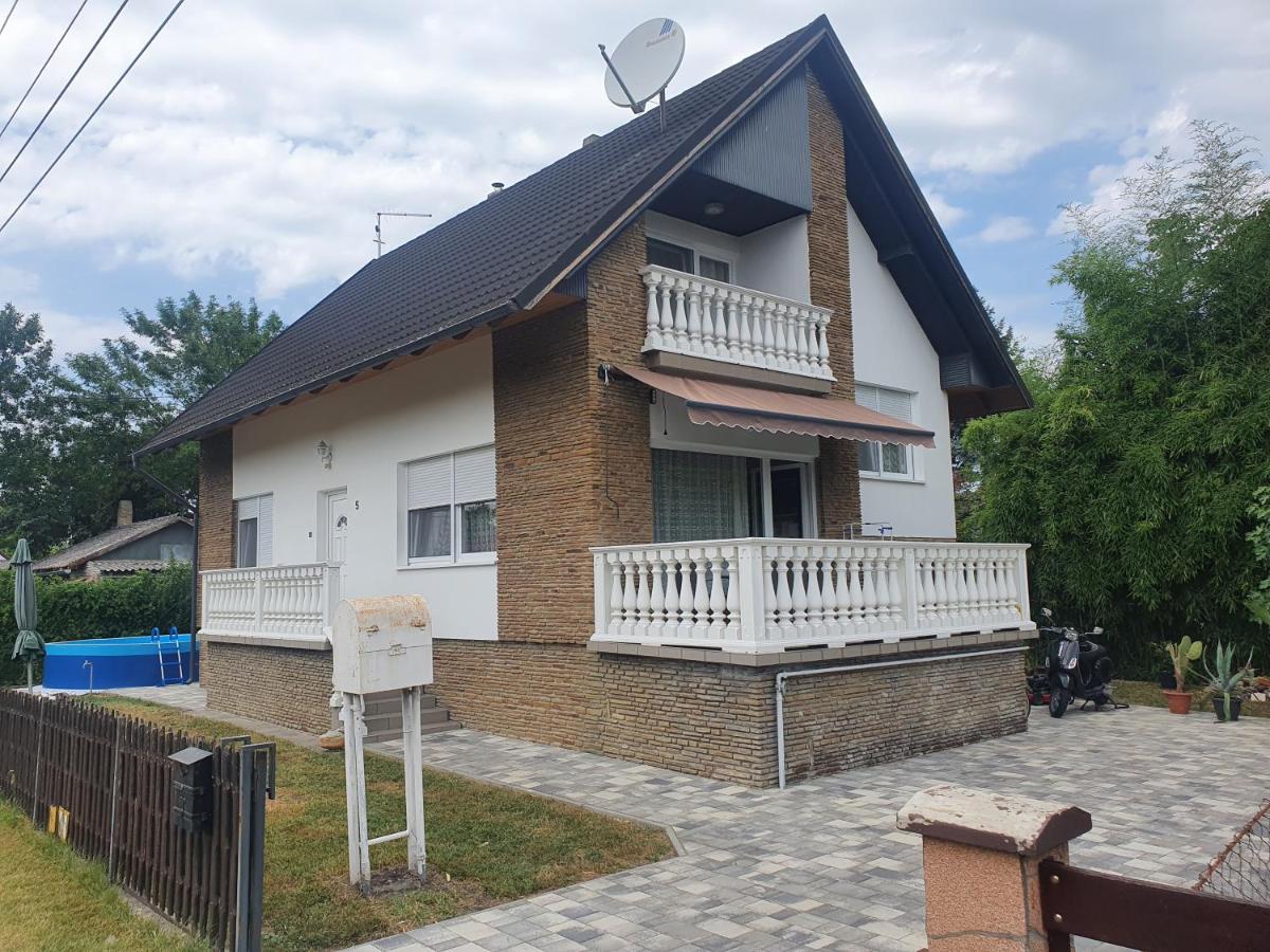 Wolf Vendeghaz Villa Balatonkeresztúr Buitenkant foto